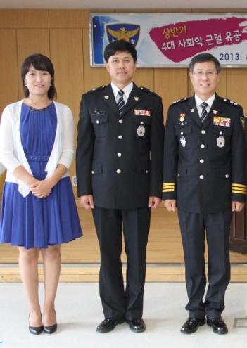 �ͻ������ �� �� ����(���)�� 4���ȸ�� ���� ���θ� �����޾� �ϰ�� Ư���� ������ �ȾҴ�. ������ �����������û���� ���� ���޽Ű��� ���.