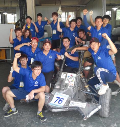 �������б� �������� ����ڵ������к� �л���� ������ ��ī����-B���� ������ �����ڵ��������忡�� ���� ��7ȸ ''2013 ���л� �����ڵ�����ȸ(KSAE Baja&Formula)���� Baja �κ� ������� �����ߴ�.