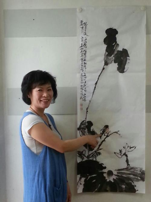 ����� ���� �ڽ��� ��ǰ�� ����Ű�� ���� �ִ�.