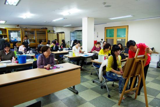 �ͻ�ÿ���ȸ�� ��ȸ���� ��äȭ�� ���ǽ�.