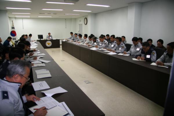 �ͻ�������� ���� ���� �λ����� ��åȸ�Ǹ� �ϰ� �ִ�.