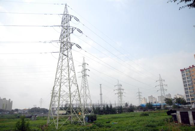 ���е� �αٿ� �������� ��ġ�� öž�� ö�Ű� ��ư� ���� �ֹε��� �Ǹ����� ������ ���ϰ� �ִ�.