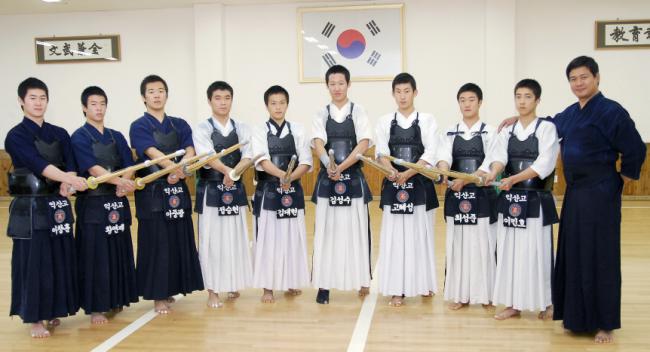 ���ʺ��� ���� ��â�ơ�Ȳ���硤���߱�(3�г�), ����������������輺��(2�г�), ���������ּ��ء��̹�ȣ(1�г�), ����� ����(39).