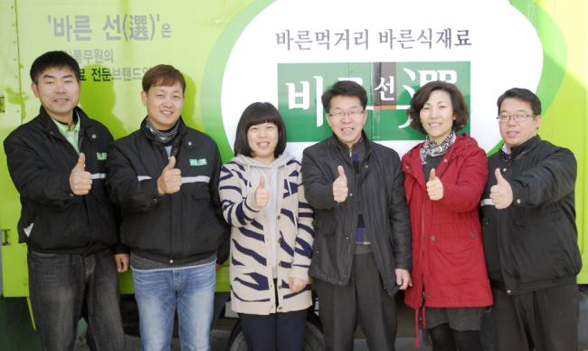 �ٸ� �԰Ÿ��� ���̵鿡 ��� ���ϴ� ������㡯 �����. ���ʺ��� �ֱ��� ����(45), ������ ����(35), ������ �븮(37), ��۱� ��ǥ(44), �̼��� ����(45), ������ �̻�(44).