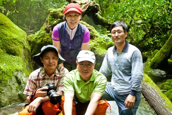 �ͻ���ȸ ȸ����. (�Ʒ� ���ʺ��� �ð� �ݴ����)������ ��, ����ö ȸ��, ������ �ѹ�, �ȼ��� ��.