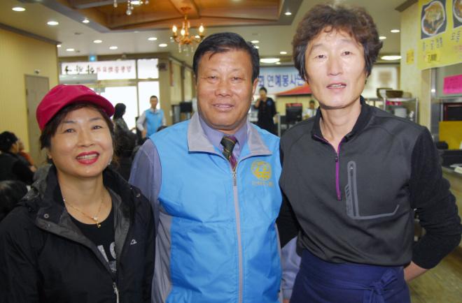 ��絿 ��ŵ鲲 ��� �帰 3�ι�. ���ʺ��� õ�ռҸ� �ͻ�븮�� ���̶� ��ǥ, ����ȸ �躴�� ȸ��, �ƹ�� ������ ��ǥ.