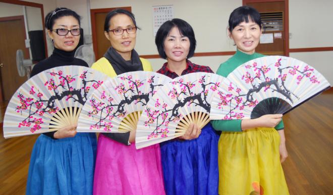 ���� �׷�. ���ʺ��� ������ ��(40), �����(43), �̱���(44), ȫ����(47) ��.