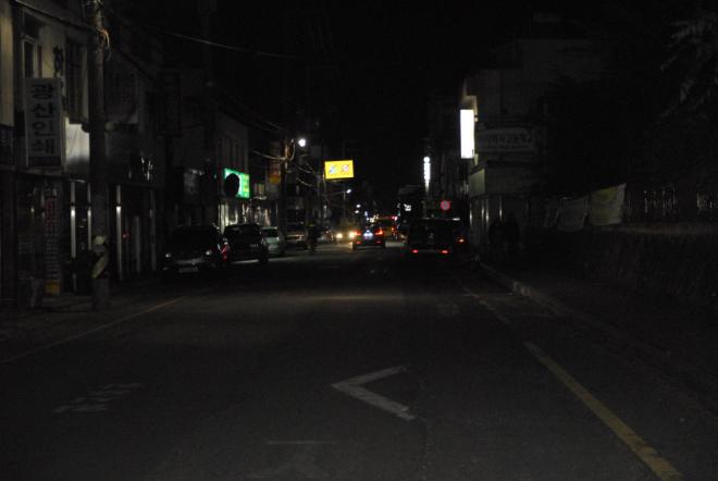 �̸����� �л� 2���� ��������� ���� ���� ������ �ɾ���� �ִ�.