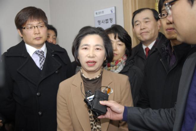 ���˼����� �ް� ������ ������ ������ �ǿ��� ���ڵ��� ������ ���ϰ� �ִ�. 