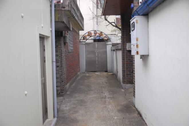 �� �̸����� ���翴�� �߾���ġ�� �ڸ�. ������ �̸��߾ӱ�ȸ�� ����.