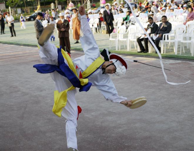 �������- �̸��� ''�ڹݵ�����''.