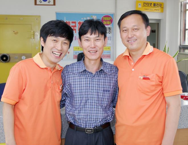 ������ü�� ģ���� 3��. ���ʺ��� �ȱ淮 �븮, �谩�� ����, ����ȣ �繫��.