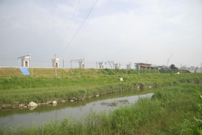 õ �Ѿ� ���̴� ����. ȣ������ö�� ���� �����̴�. �� ������ ��ȭ���� �տ����� ������ ������ �Ѵ�. �� ���ư� �� ���� ����ö�� ��ȭ���� ������ �������� �Ѵ�. ����¥�� ����ö�̴�.