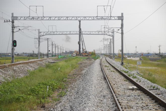 ���ʿ��� ���� ȣ������ ��ȭ���� �տ� �ٴٸ��鼭 �������� �־����� �� ���δ�. 