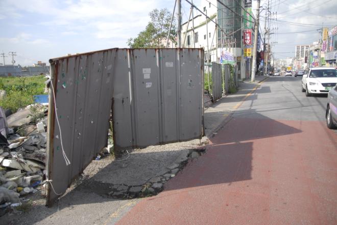 �潺�� �����̶� ���θ� ħ���� �¼���.