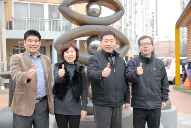 �۹鸶�� ����Ʈ �����繫�� ������. ���ʺ��� ���� ��������, �̹��� ȸ����, ���Ѽ� ��������, �ۿ��� ������.