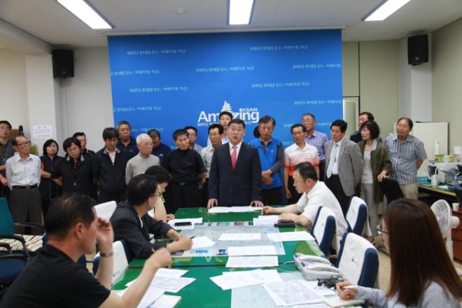 ���̸���ʽ��� ����� ��ġ�� �ݴ��ϴ� �ֹε��� ����ȸ��.