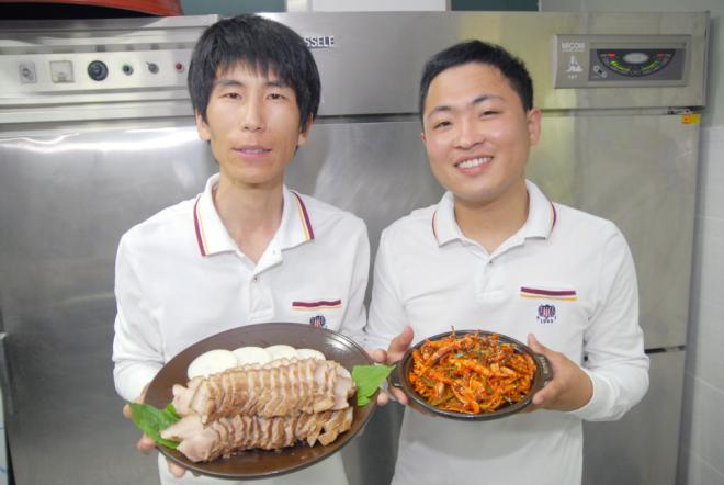 ��¡�� ������ �ڶ��ϴ� ��â�� ����(35������)�� �ռ��� ��(27��������). 