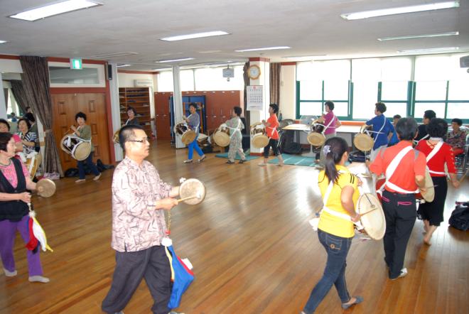 �Կ����繫�� 2�� �ٸ����ǿ��� �Ÿ����� ǳ�������� ����ǰ� �ִ�.