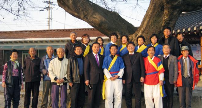 ���Ἦ ��ȸ�ǿ� �� �湮 �� ȯ������ �� ������.