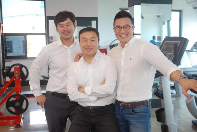 �ǰ��� ���� ������ִ� �Ƴ� 3�ι�. ���ʺ��� �����͡���汸������ ������ǥ.